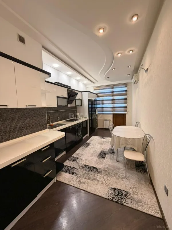 Kirayə verilir 2 otaqlı mənzil 91 m²