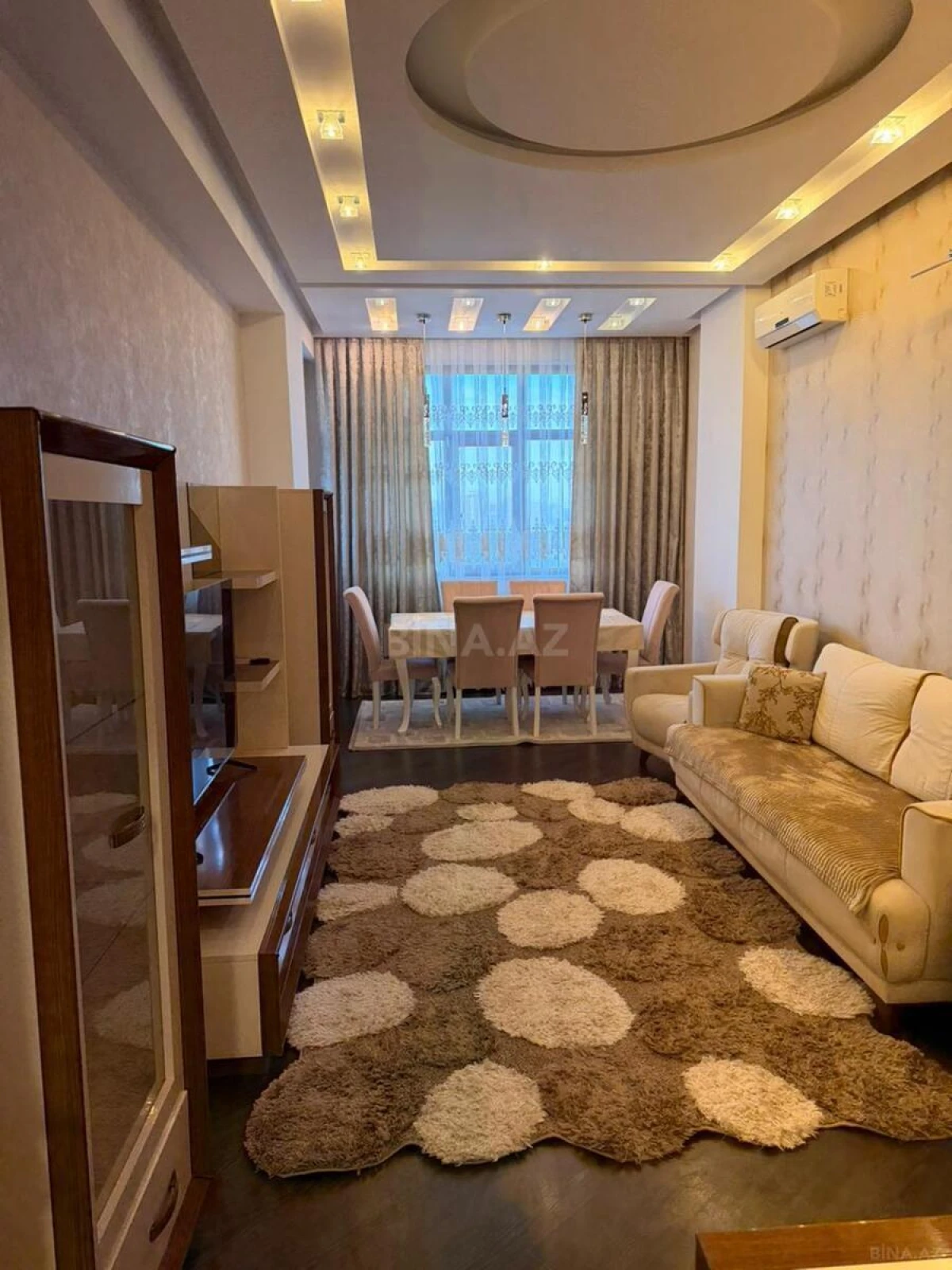 Kirayə verilir 2 otaqlı mənzil 91 m²