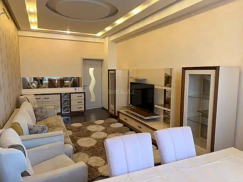 Kirayə verilir 2 otaqlı mənzil 91 m²