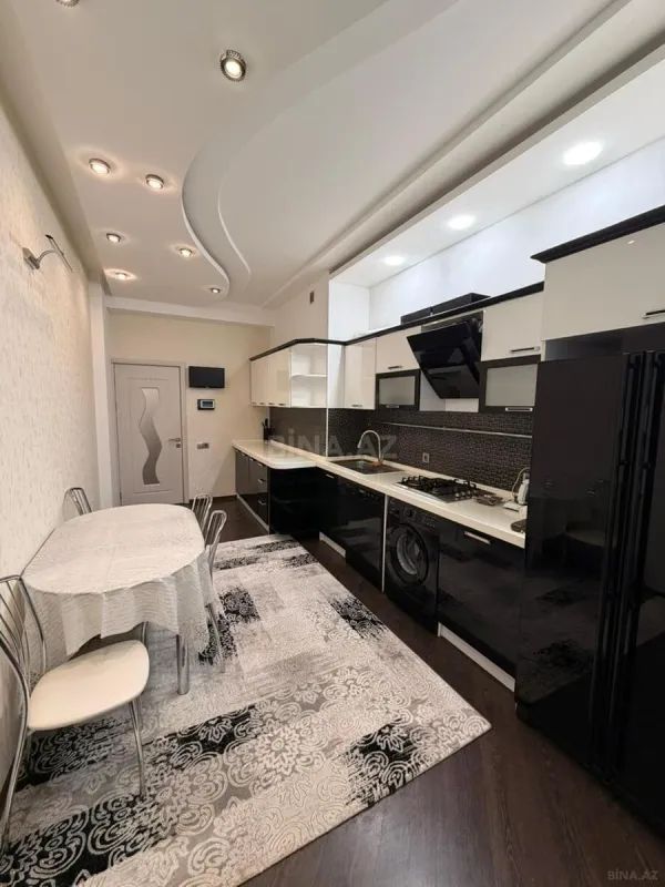 Kirayə verilir 2 otaqlı mənzil 91 m²