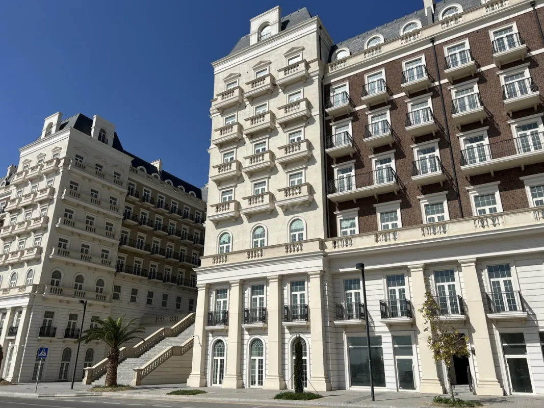 Kirayə verilir 3 otaqlı mənzil 130 m²