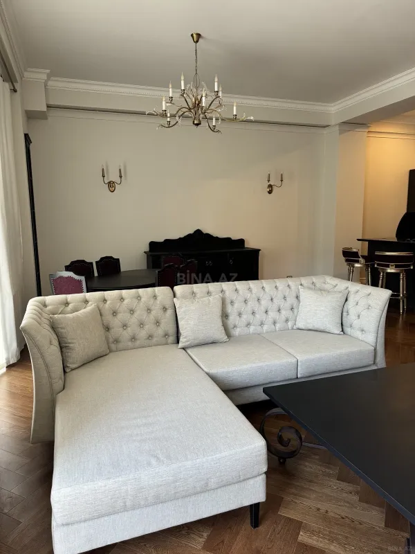 Kirayə verilir 3 otaqlı mənzil 130 m²