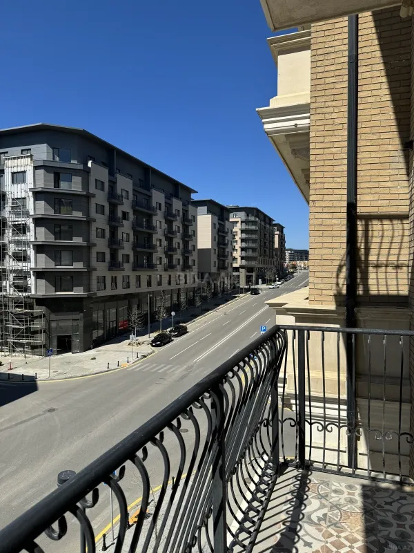 Kirayə verilir 3 otaqlı mənzil 130 m²