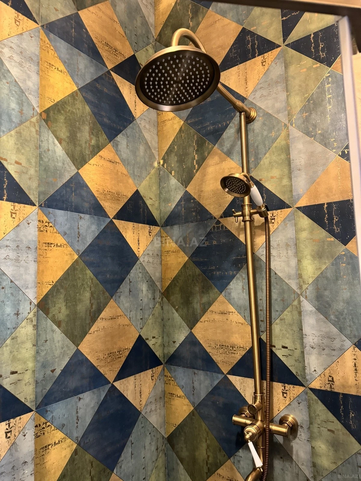 Kirayə verilir 3 otaqlı mənzil 130 m²