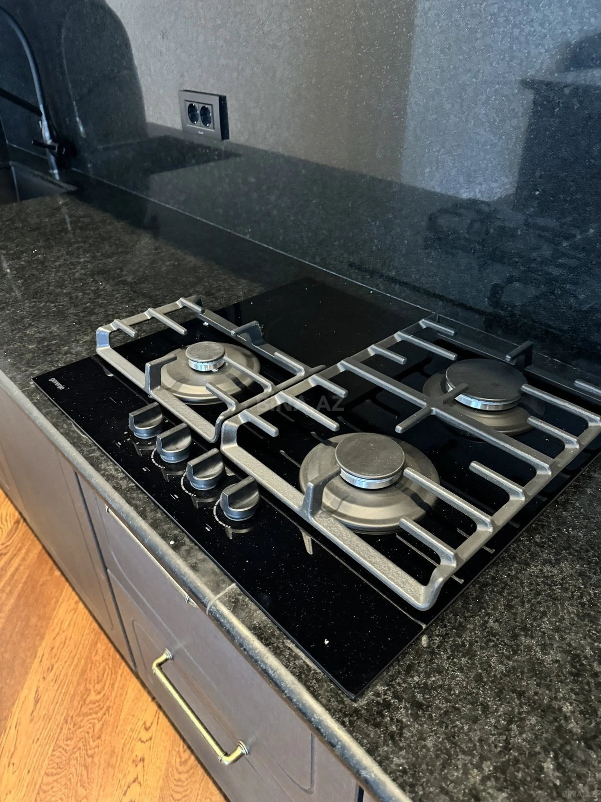 Kirayə verilir 3 otaqlı mənzil 130 m²