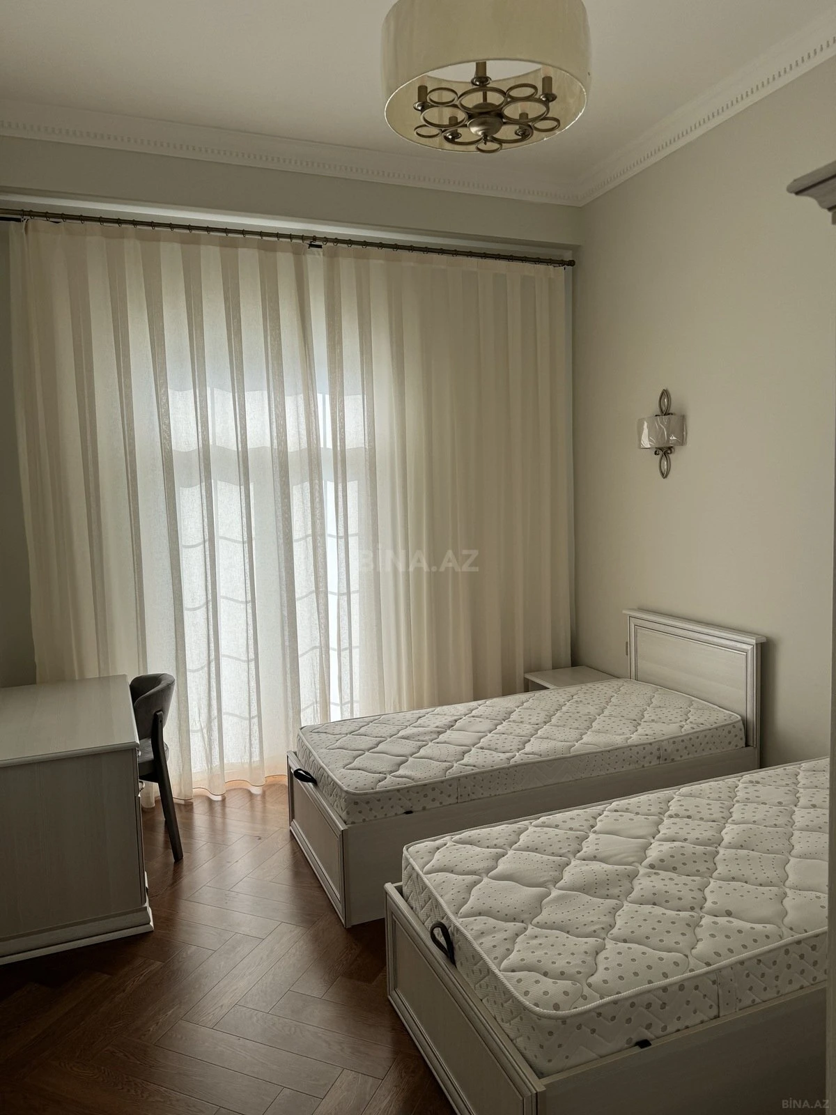 Kirayə verilir 3 otaqlı mənzil 130 m²