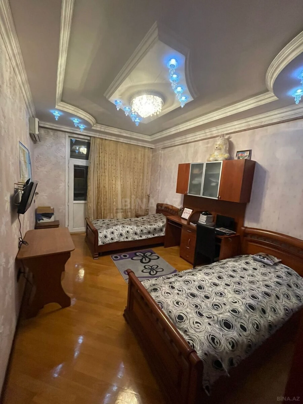 Satılır 3 otaqlı mənzil 140 m²