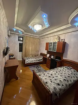 Satılır 3 otaqlı mənzil 140 m²