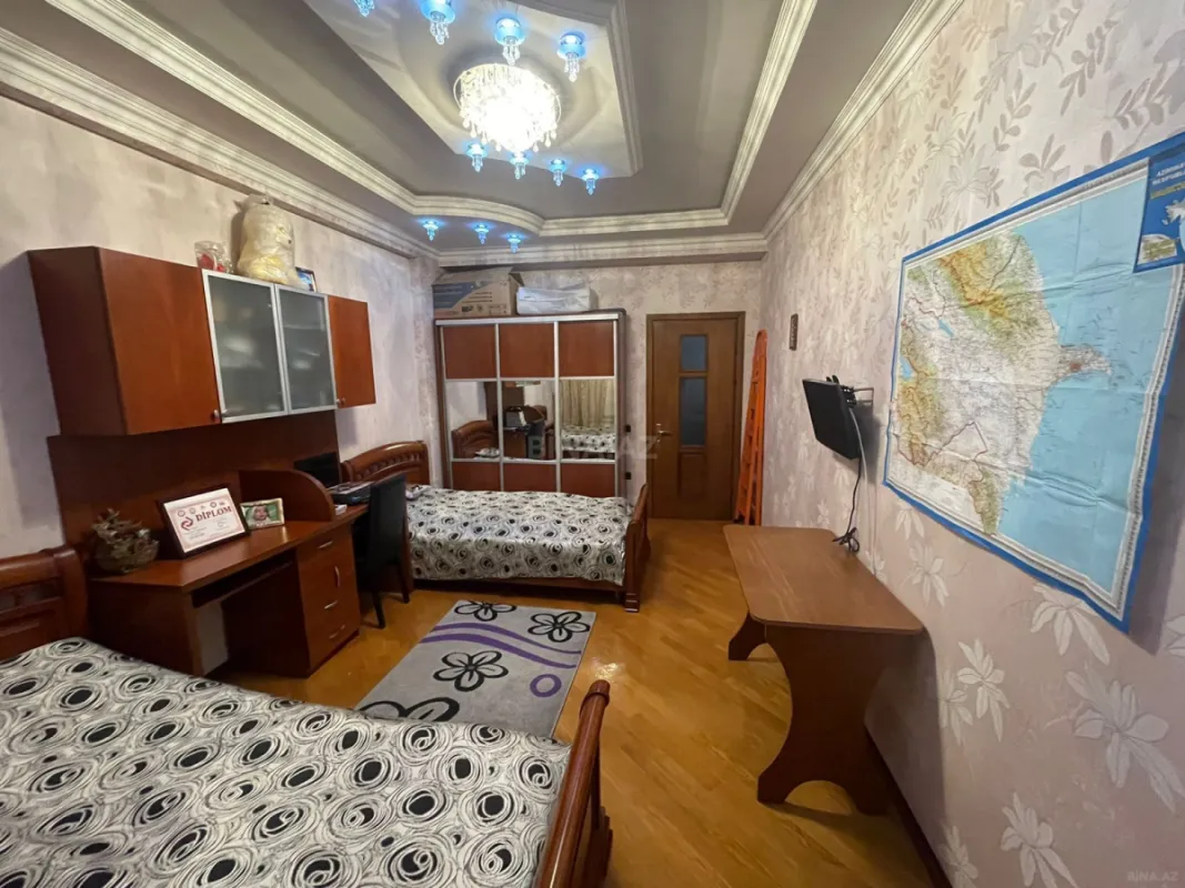 Satılır 3 otaqlı mənzil 140 m²