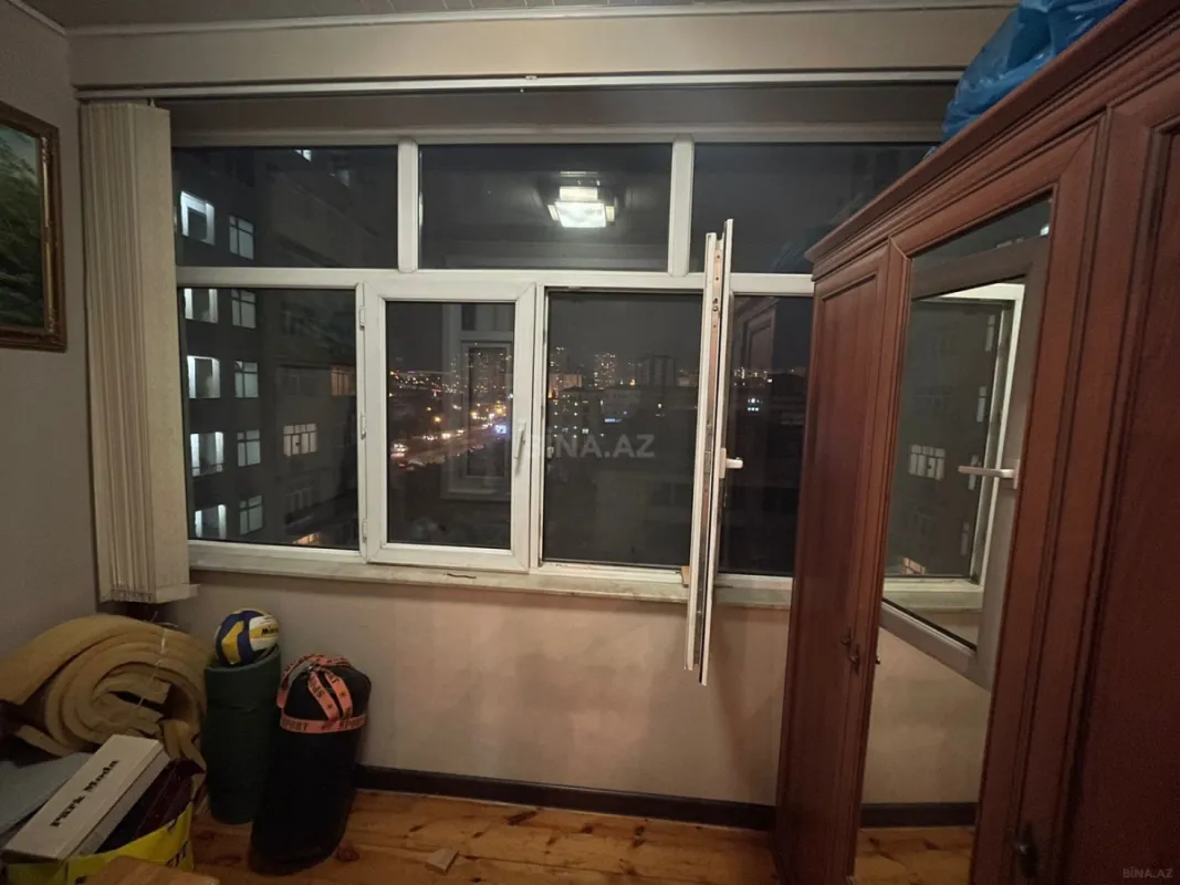 Satılır 3 otaqlı mənzil 140 m²