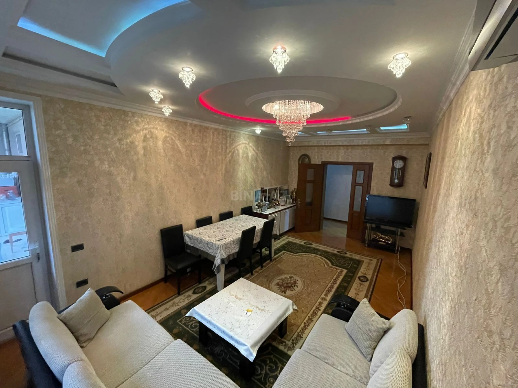 Satılır 3 otaqlı mənzil 140 m²
