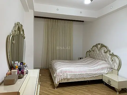 Kirayə verilir 2 otaqlı mənzil 70 m²