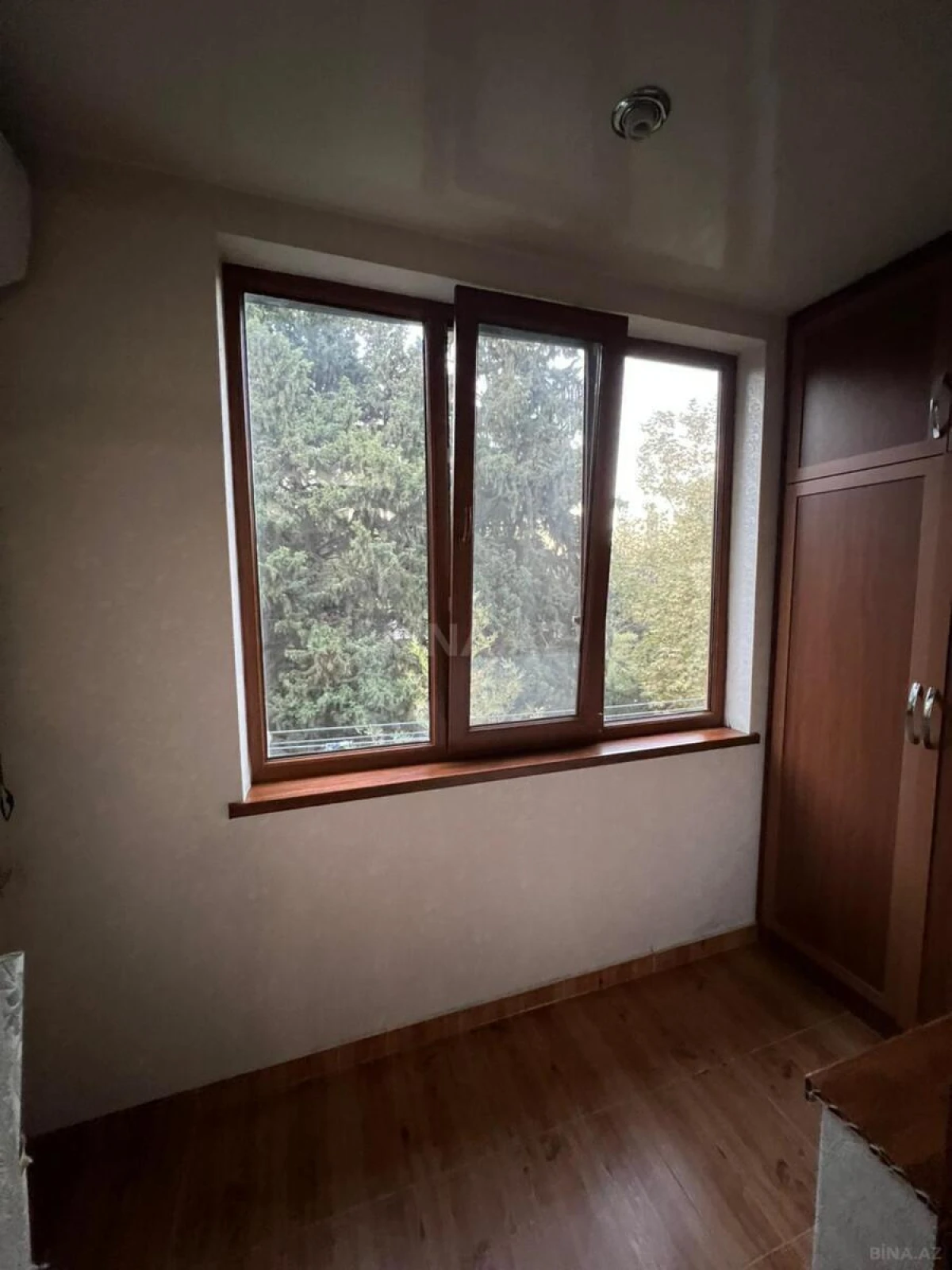 Satılır 4 otaqlı mənzil 115 m²