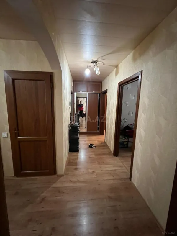 Satılır 4 otaqlı mənzil 115 m²