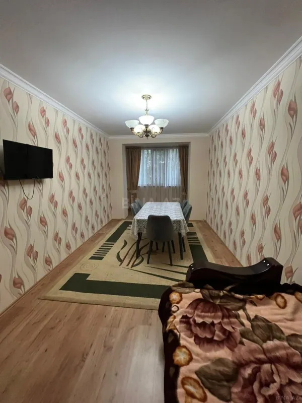 Satılır 4 otaqlı mənzil 115 m²