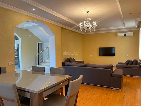 Satılır 4 otaqlı həyət evi 220 m²