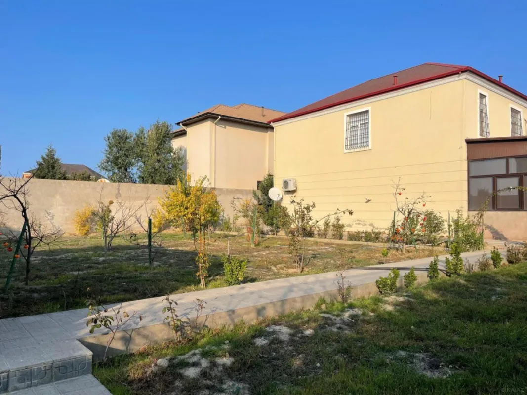 Satılır 4 otaqlı həyət evi 220 m²