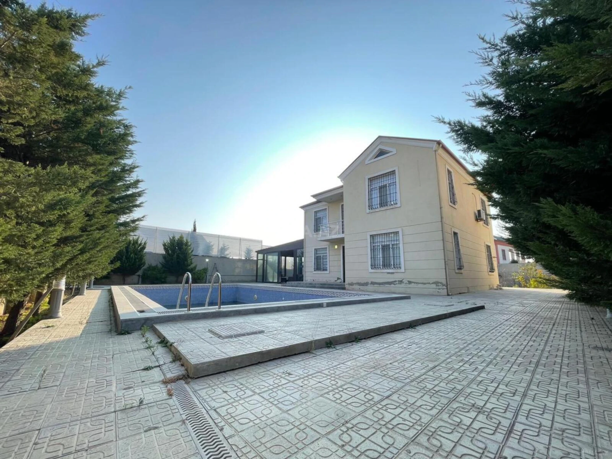 Satılır 4 otaqlı həyət evi 220 m²
