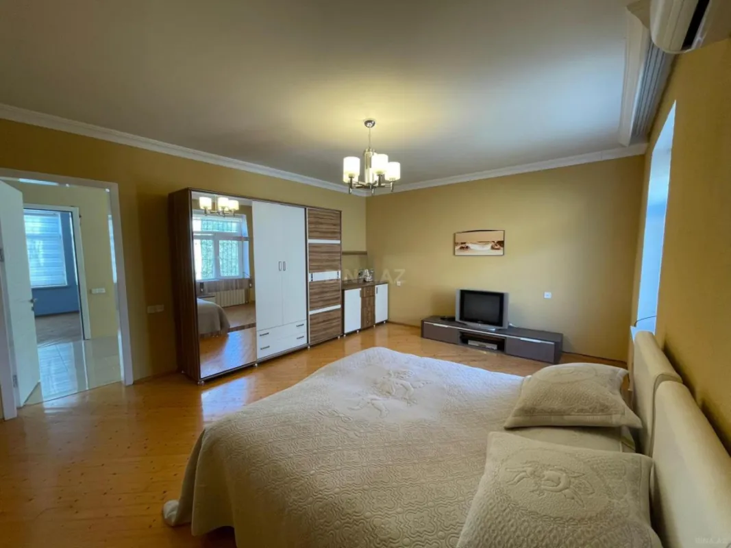 Satılır 4 otaqlı həyət evi 220 m²