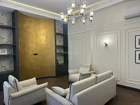 Kirayə verilir 4 otaqlı mənzil 120 m²