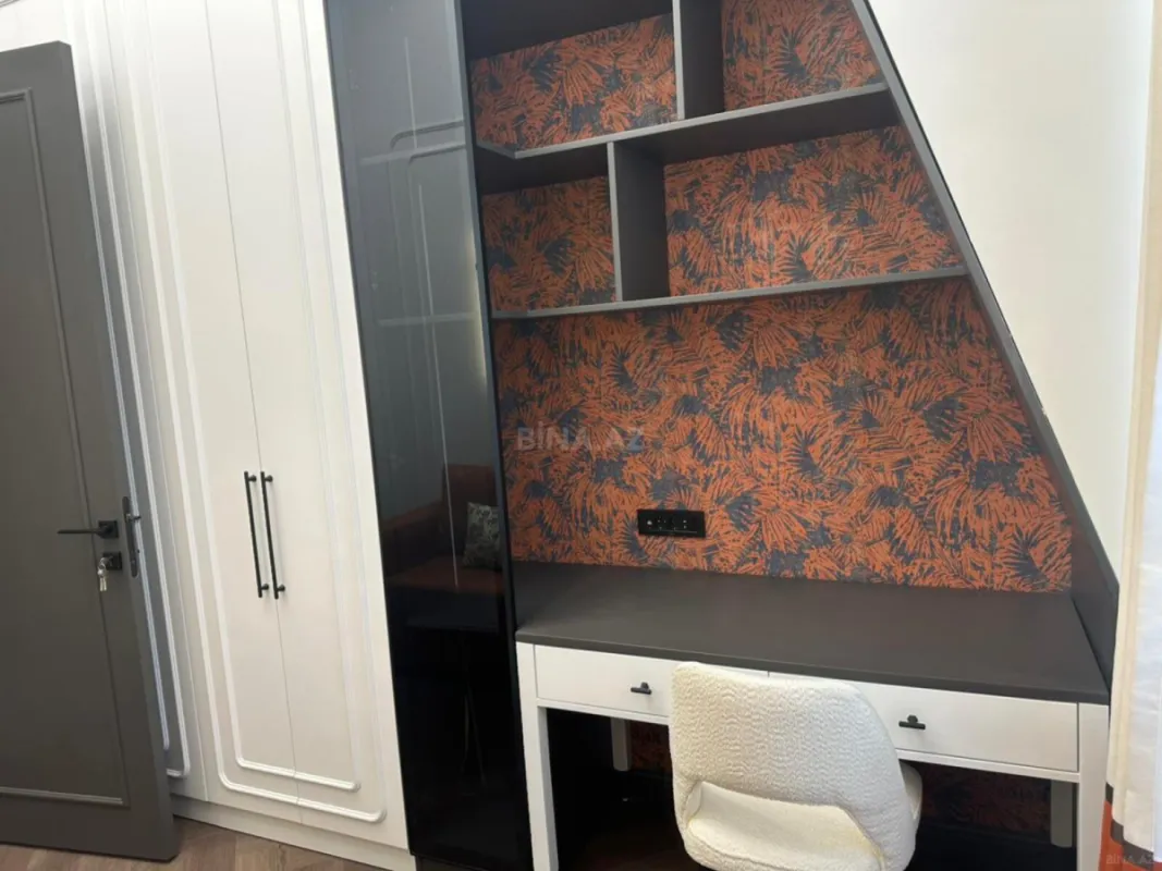 Kirayə verilir 4 otaqlı mənzil 120 m²