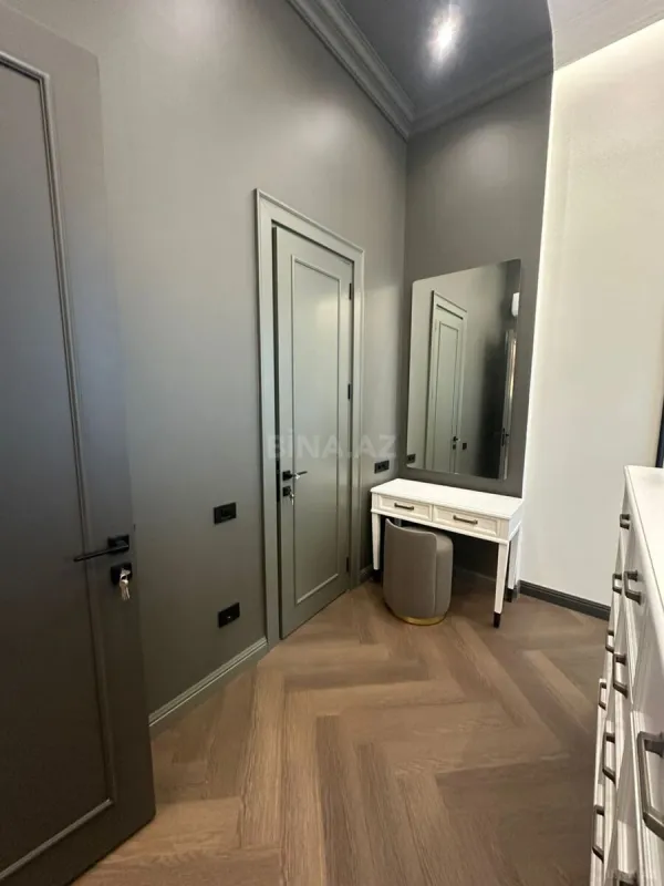 Kirayə verilir 4 otaqlı mənzil 120 m²