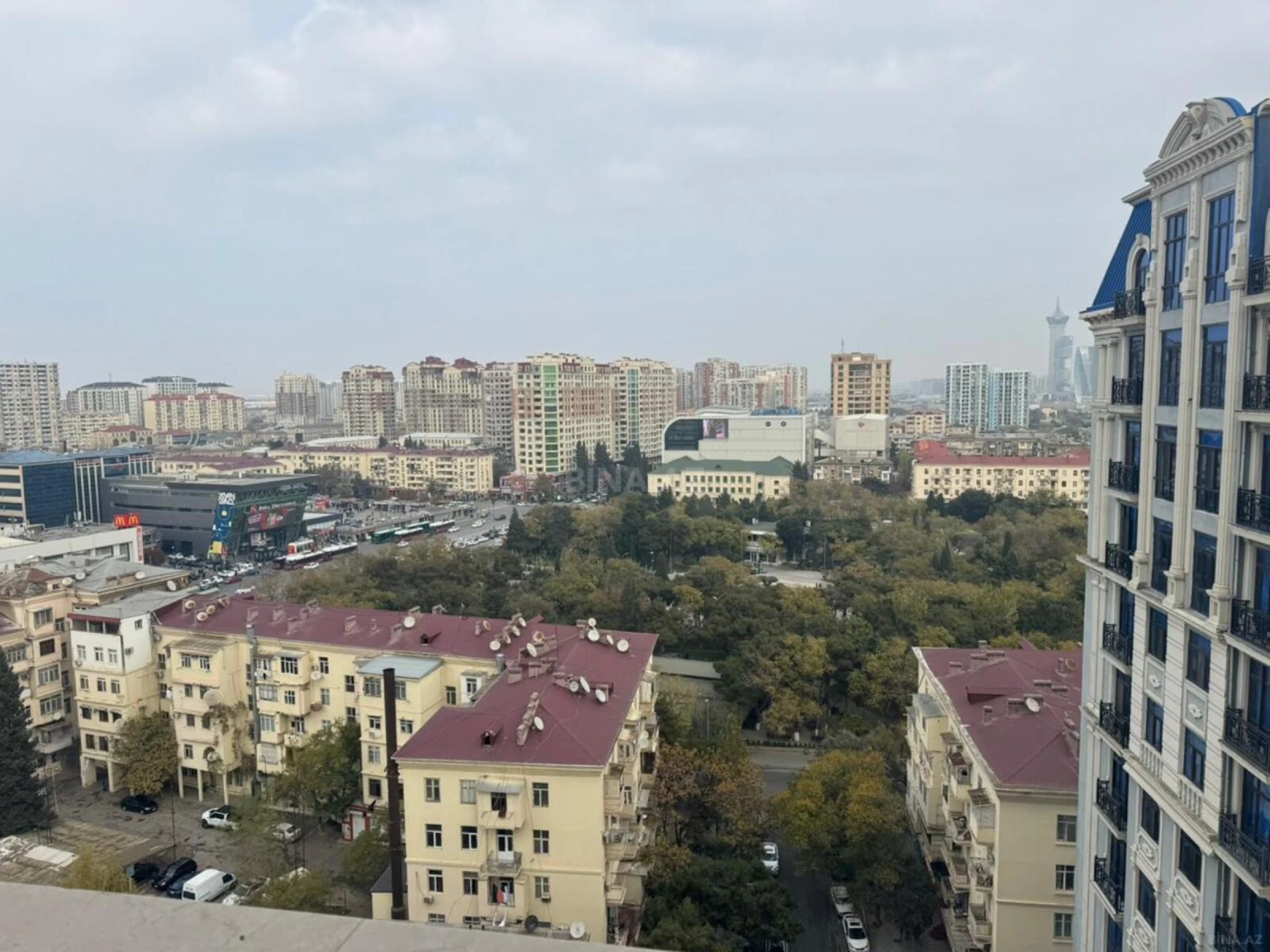 Kirayə verilir 3 otaqlı mənzil 158 m²