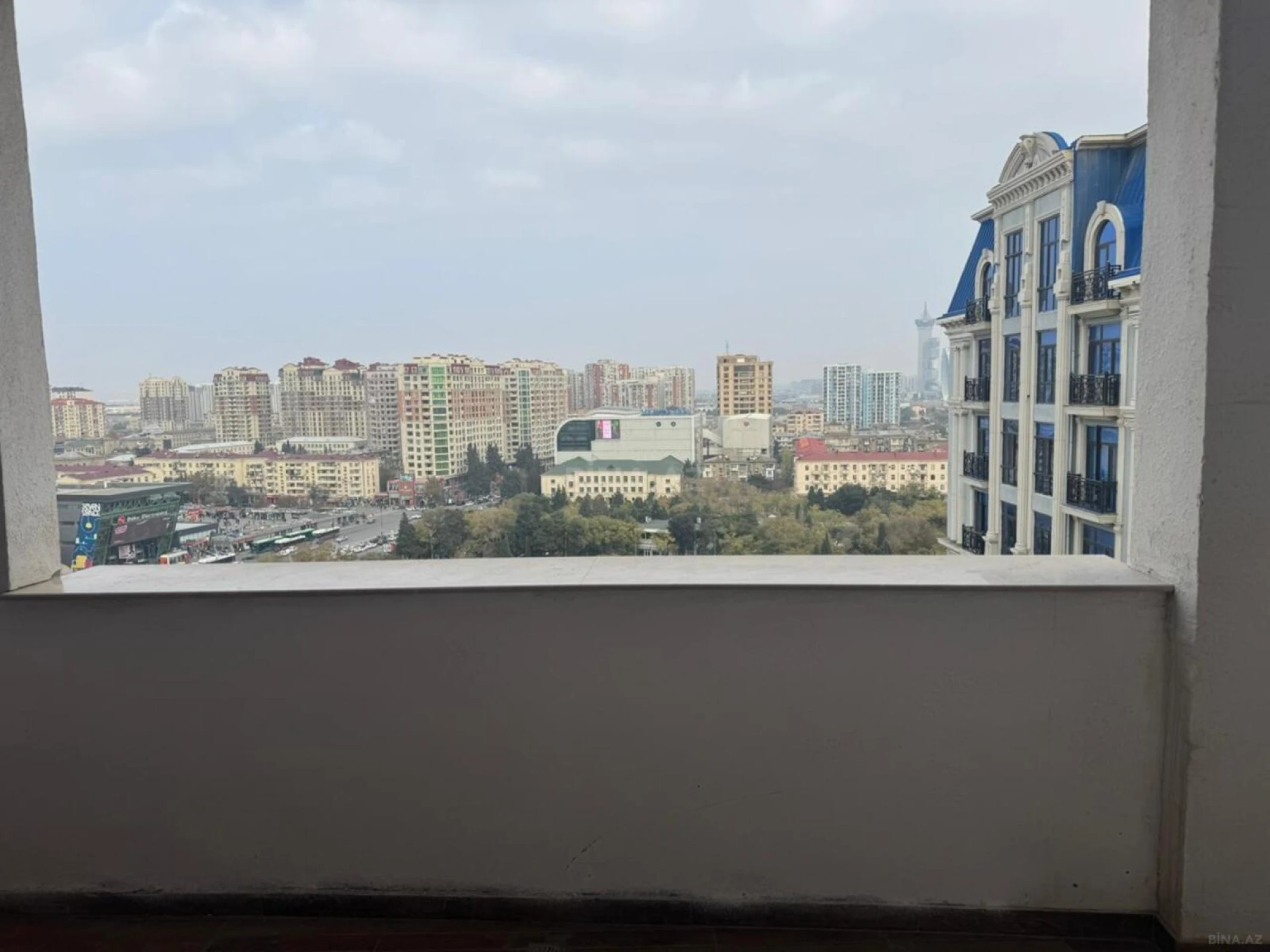 Kirayə verilir 3 otaqlı mənzil 158 m²