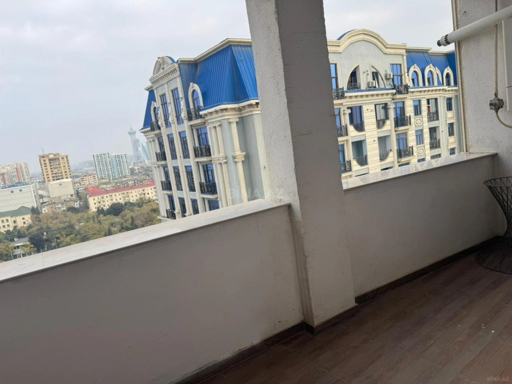 Kirayə verilir 3 otaqlı mənzil 158 m²