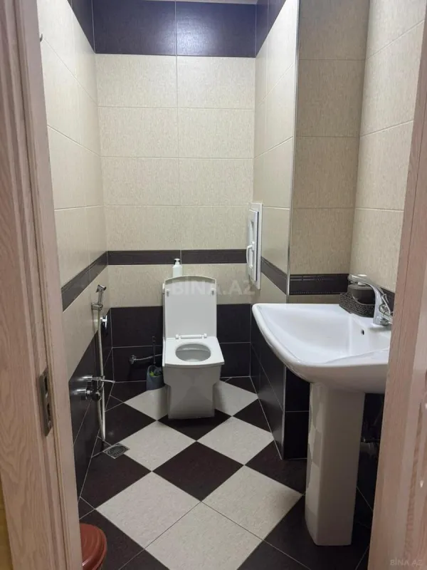 Kirayə verilir 3 otaqlı mənzil 158 m²