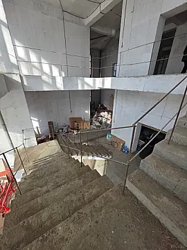 Kirayə verilir obyekt 2200 m²