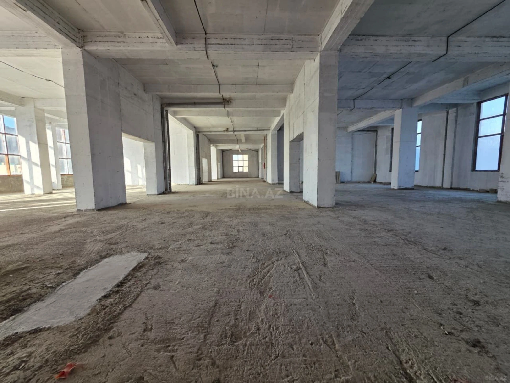 Kirayə verilir obyekt 2200 m²