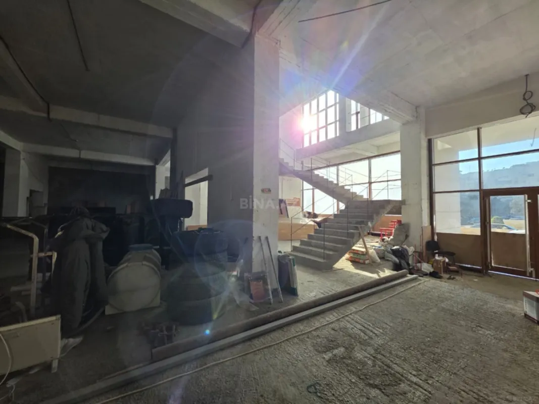 Kirayə verilir obyekt 2200 m²