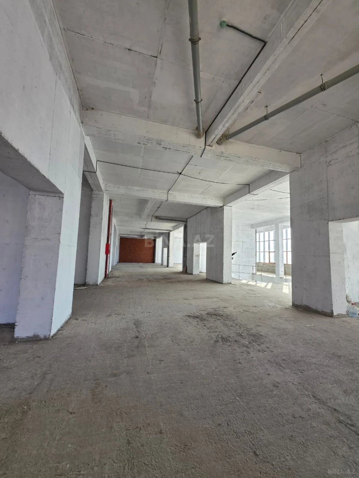 Kirayə verilir obyekt 2200 m²