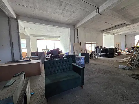 Kirayə verilir obyekt 2200 m²