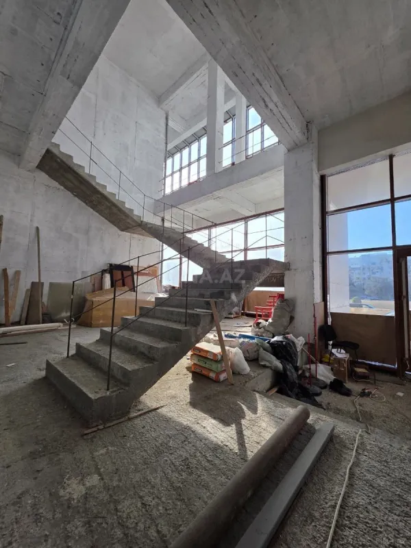 Kirayə verilir obyekt 2200 m²