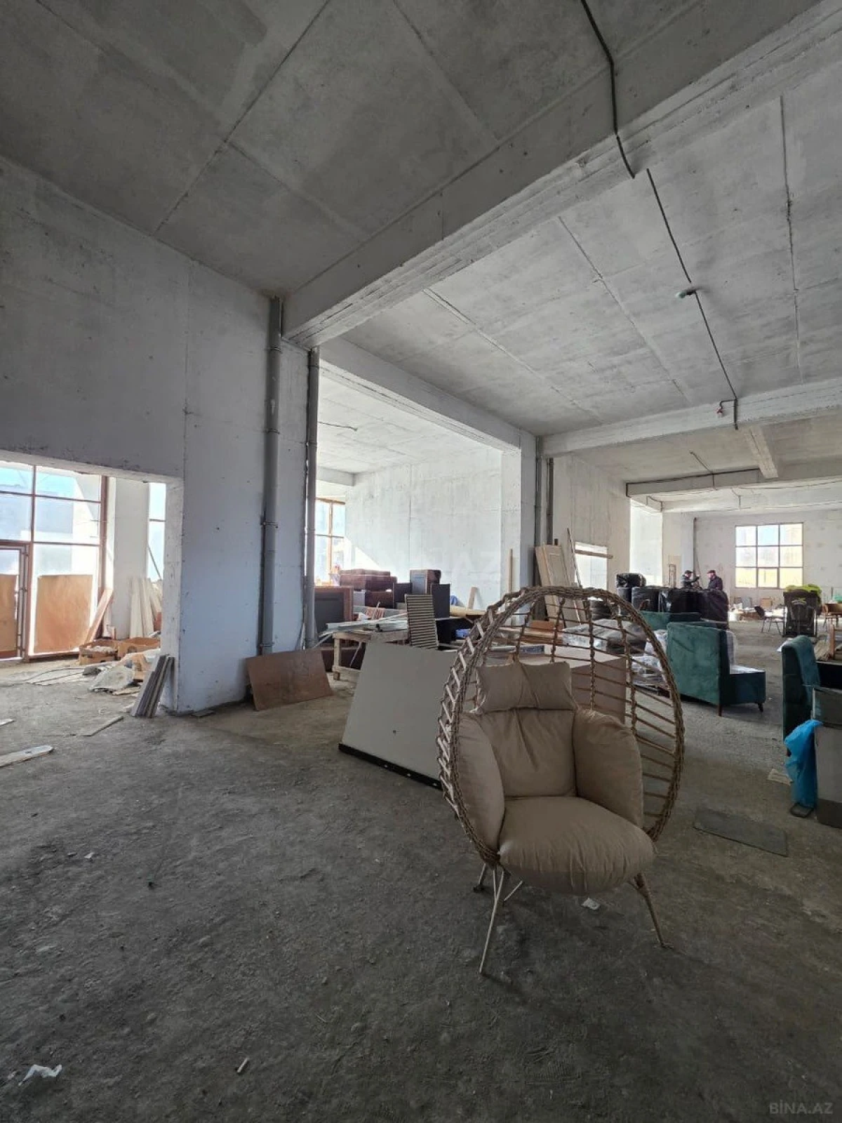 Kirayə verilir obyekt 2200 m²