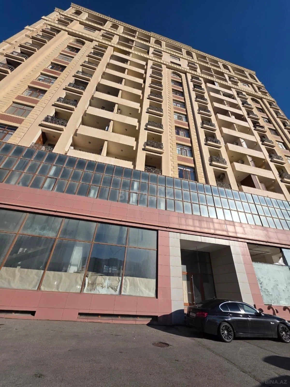 Kirayə verilir obyekt 2200 m²