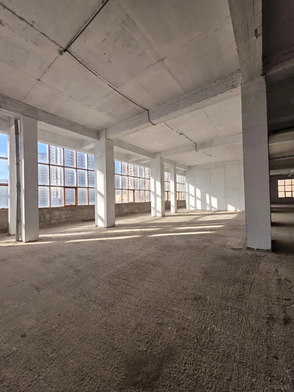 Kirayə verilir obyekt 2200 m²