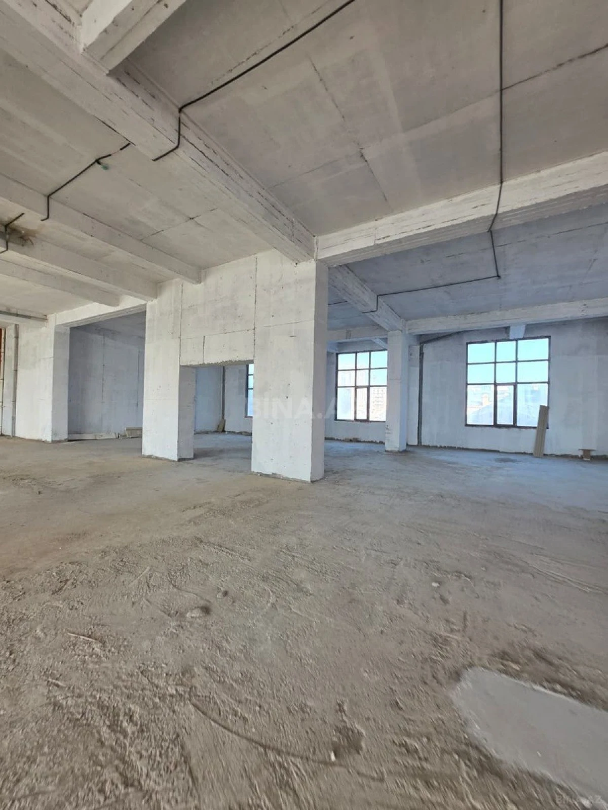 Kirayə verilir obyekt 2200 m²