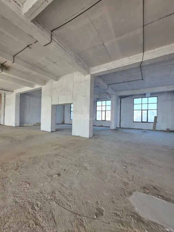 Kirayə verilir obyekt 2200 m²