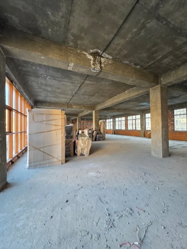 Kirayə verilir obyekt 2200 m²