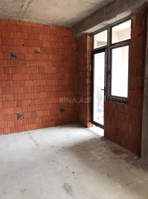 Satılır 3 otaqlı mənzil 146 m²