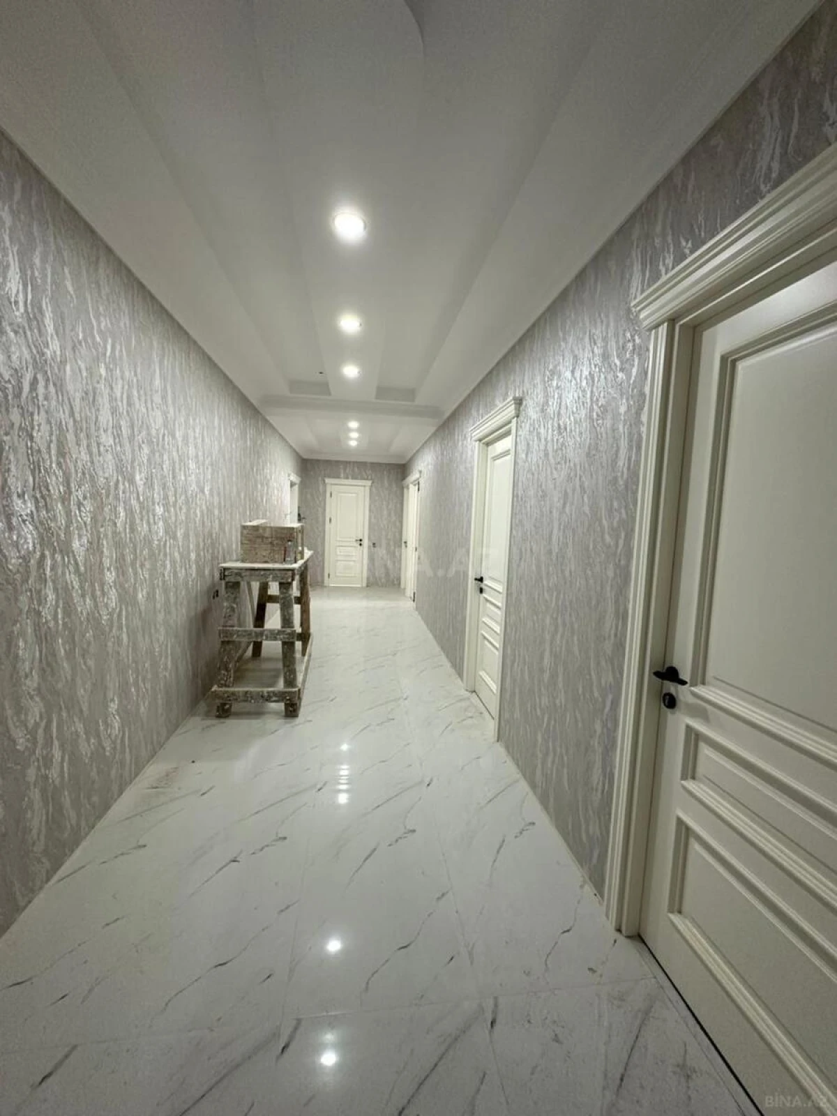 Satılır 3 otaqlı mənzil 133 m²