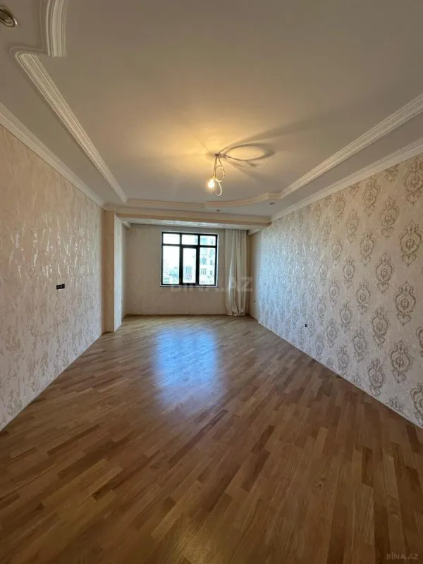 Satılır 3 otaqlı mənzil 133 m²
