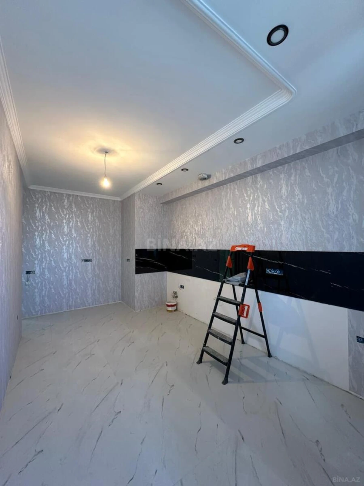 Satılır 3 otaqlı mənzil 133 m²