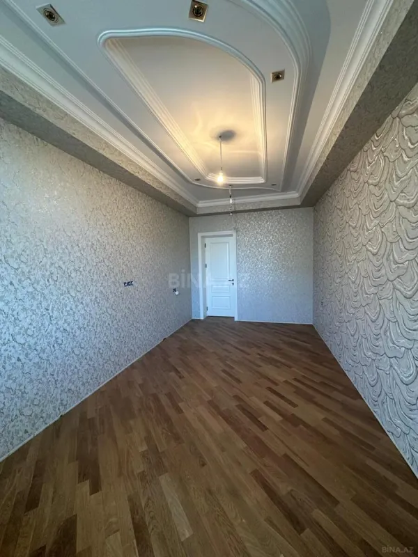 Satılır 3 otaqlı mənzil 133 m²