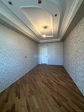 Satılır 3 otaqlı mənzil 133 m²