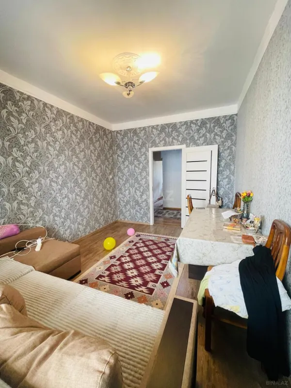 Satılır 5 otaqlı mənzil 120 m²