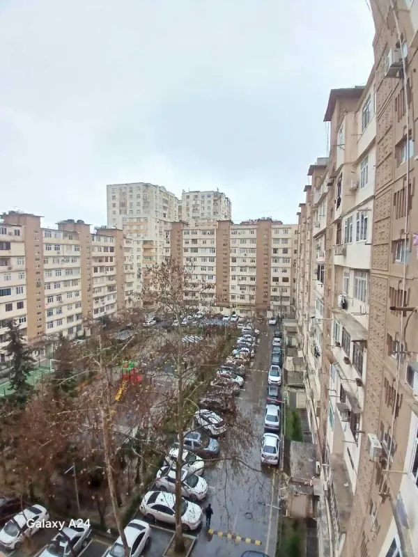 Satılır 5 otaqlı mənzil 120 m²